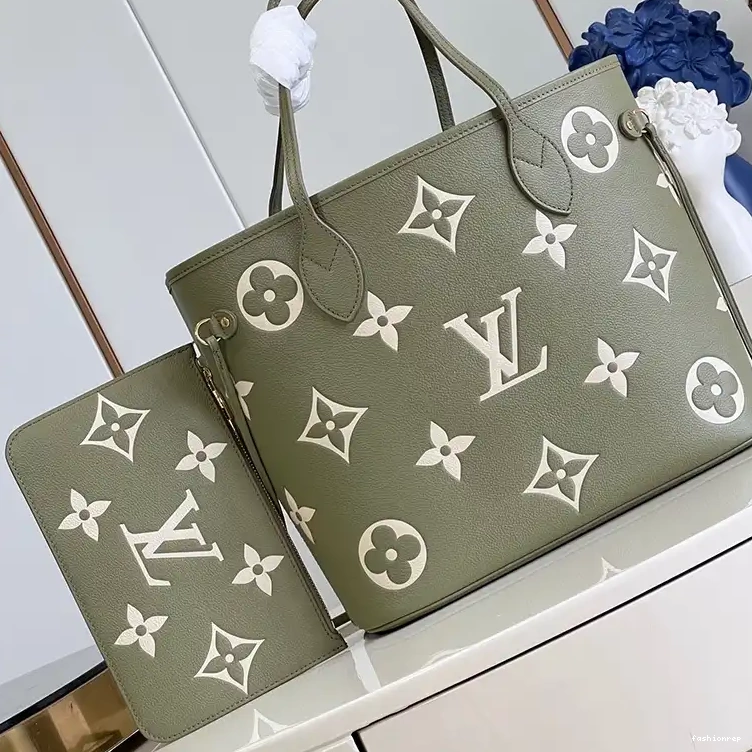 Fashionrepsfam ru 2309YA0007 LV Bag 0702